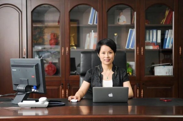 长宏网 助推雷军“爆单”！扬州“70后”女老板，曾连创3个10倍神话