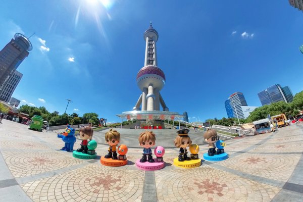 富瑞众投 巨型乐高机甲为何现身东方明珠？五月天演唱会激发上海文旅联动新热潮