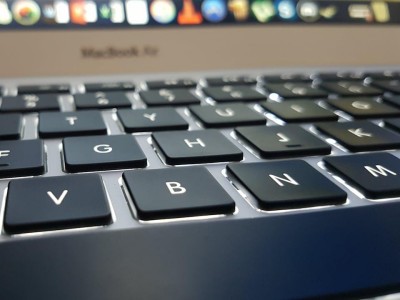 牛操盘 iQOO新机预告：游戏性能拉满，更将全能配置与高端体验一网打尽